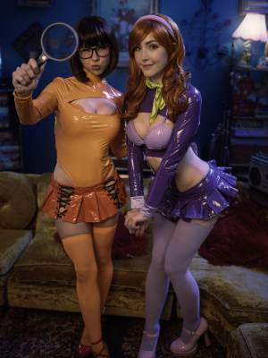 Luxlo & Dessyyc: Daphne & Velma Hentai pt-br 13